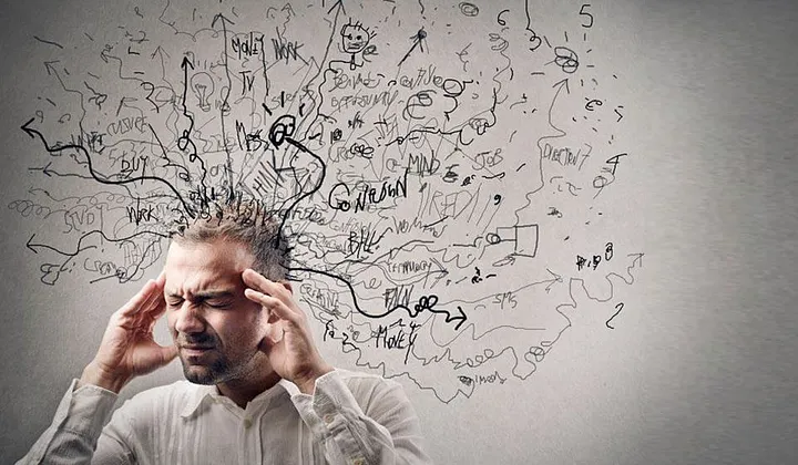 pessoa com dor de cabeça